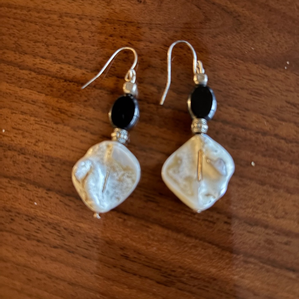 Shell & stone drop earings with stainless wires